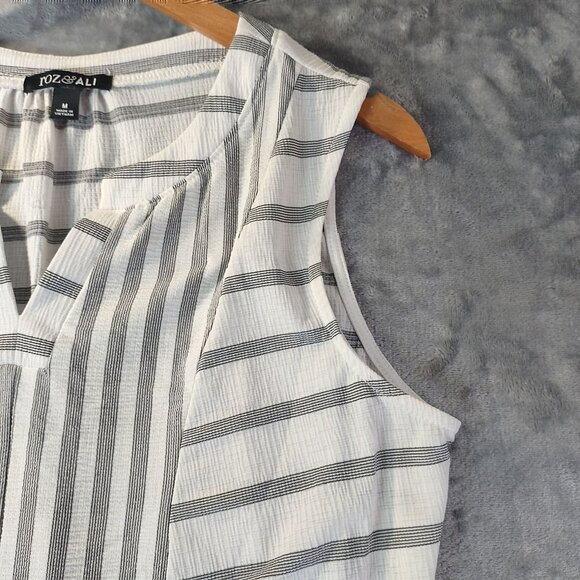 Roz & Ali Womens Sleeveless Tunic Top M White‎ Gray Striped Pintuck Peplum Hem - Picture 7 of 10